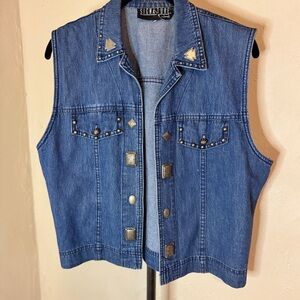 SIGNATURE Denim Concho Vest Women’s Large